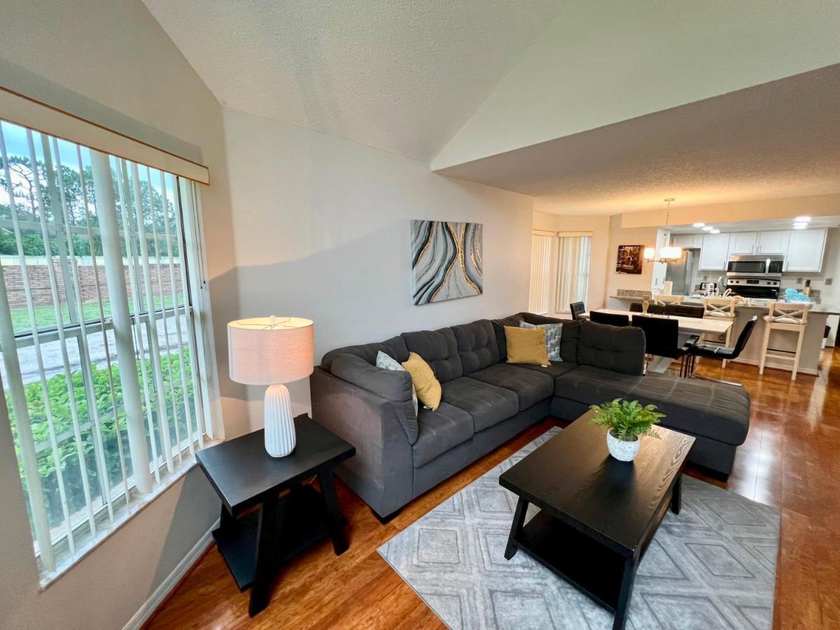 Grand Deluxe 3br Near Parks Apartment